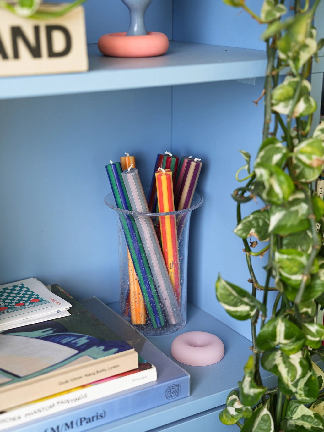 Randiga middagsljus, röd/vit