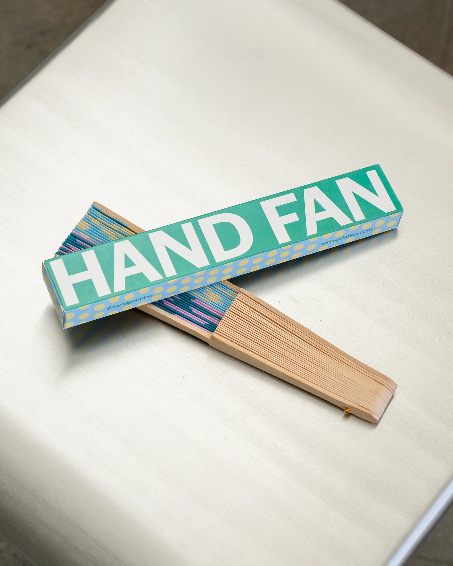Solfjäder vippa / Hand fan